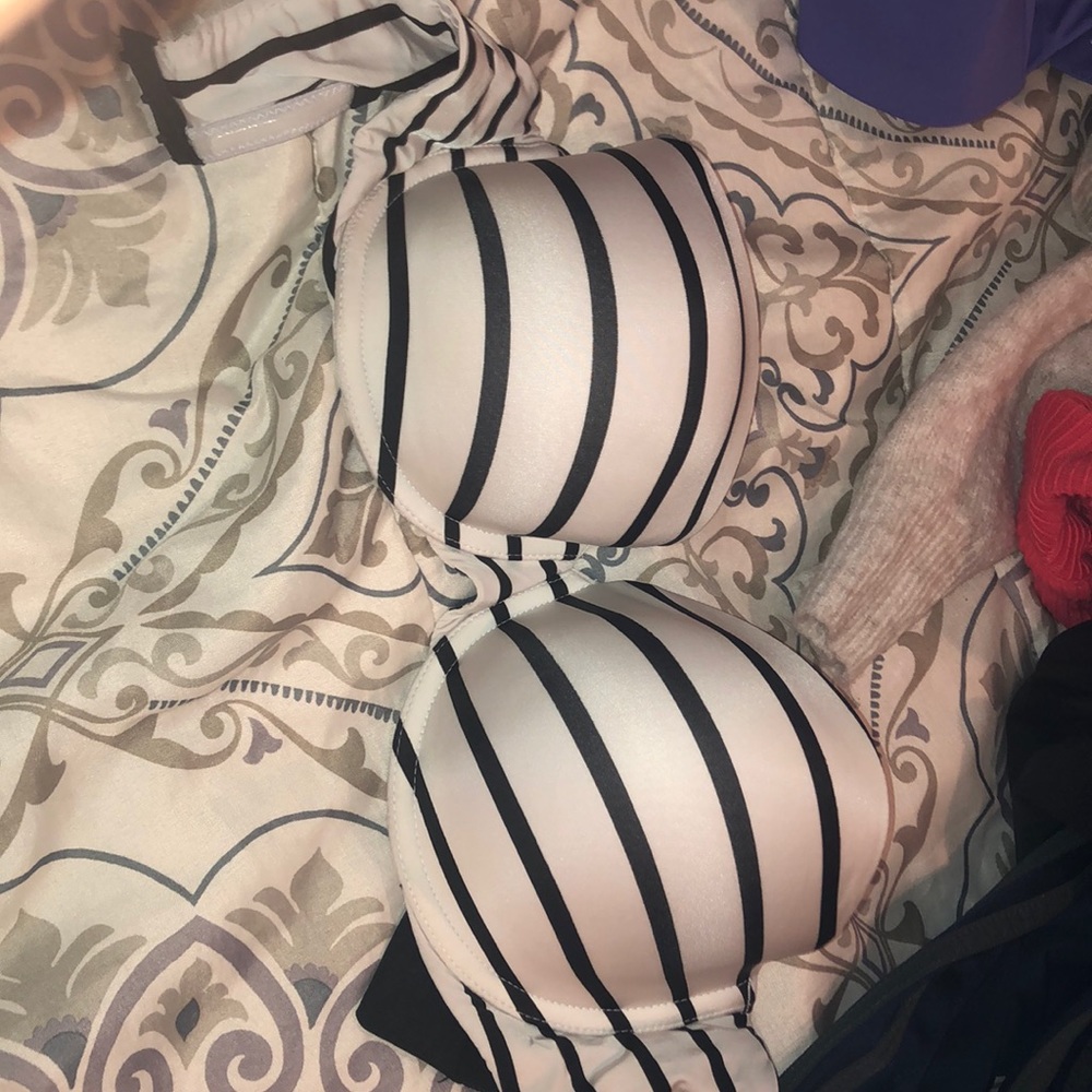 strapless bra